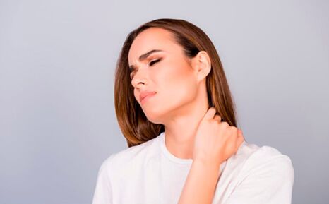 A dor no pescozo adoita ser causada por enfermidades da columna cervical